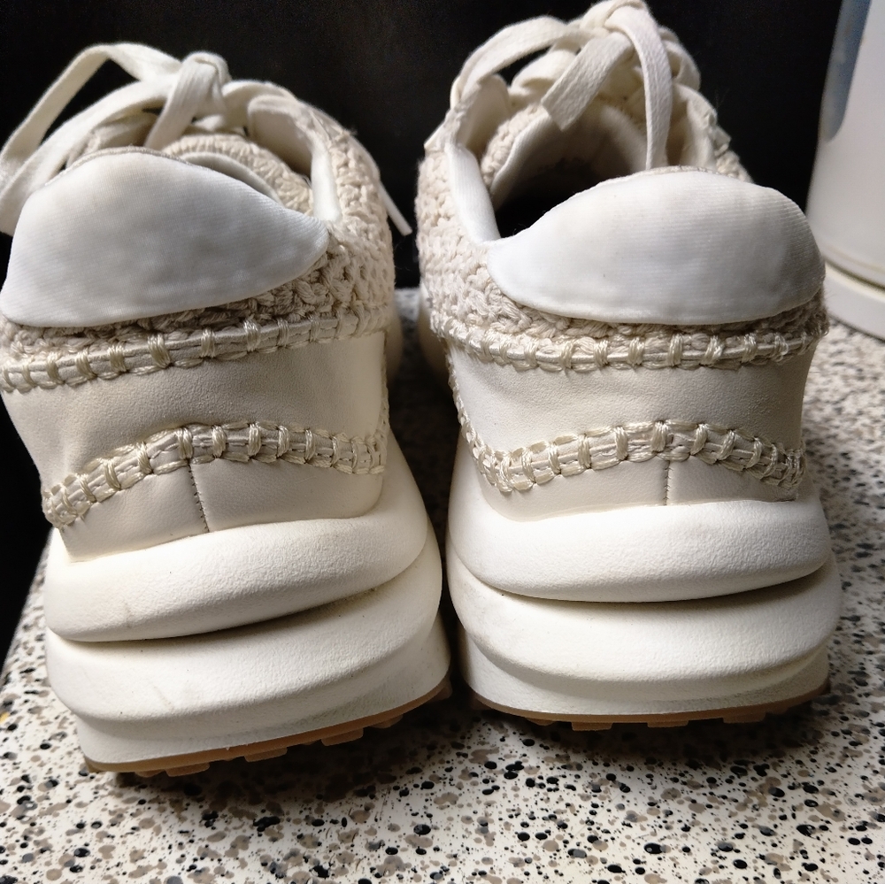 Shoes - Picture 4 of 8